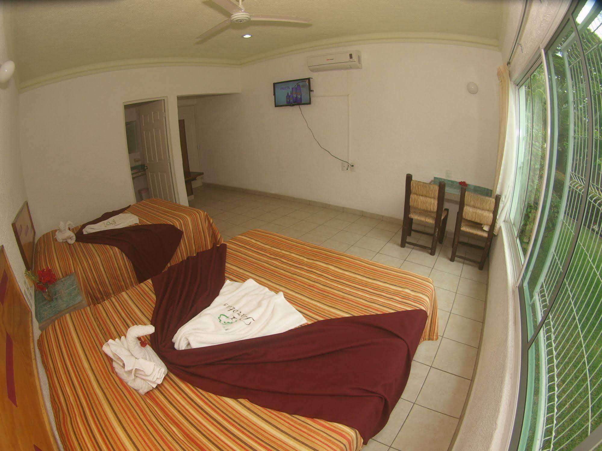 Hotel Parotas Manzanillo Exterior photo