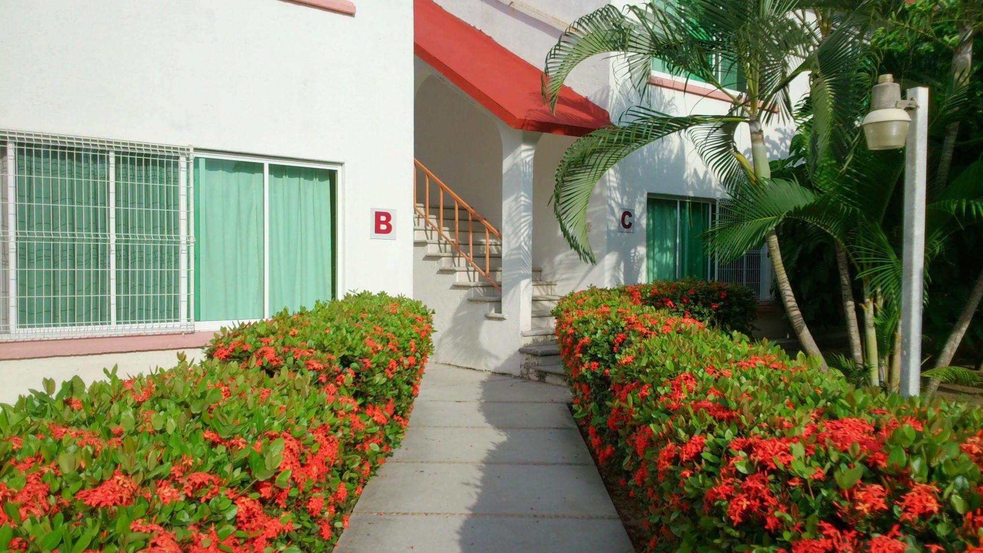 Hotel Parotas Manzanillo Exterior photo