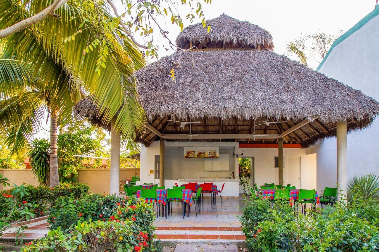Hotel Parotas Manzanillo Exterior photo